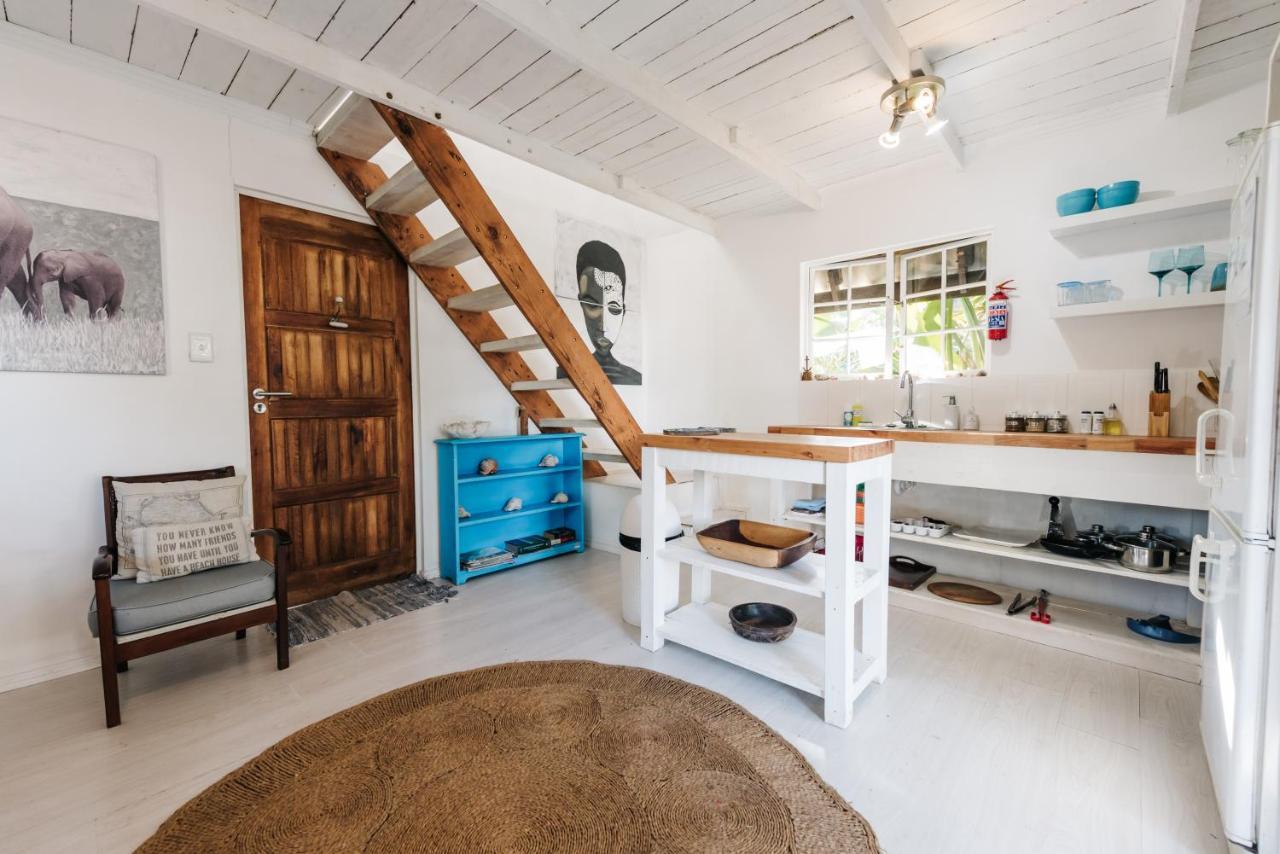 Umzumbe Surf House Lodge