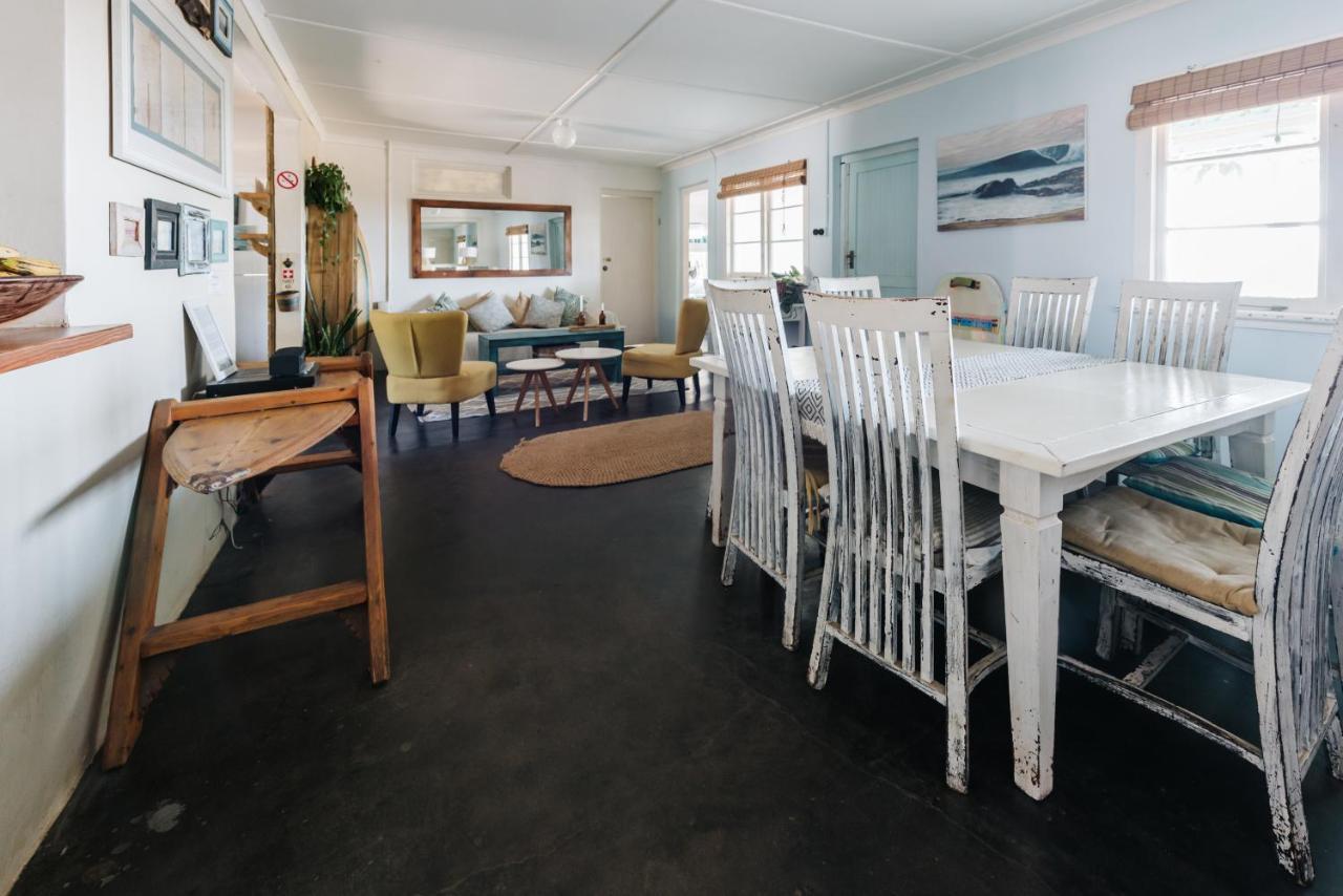 Umzumbe Surf House *