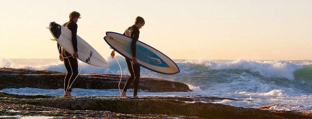 Umzumbe Surf House Lodge *